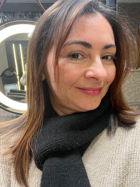 Jenna Terapeuta viver com massagem é viver melhor Massagista