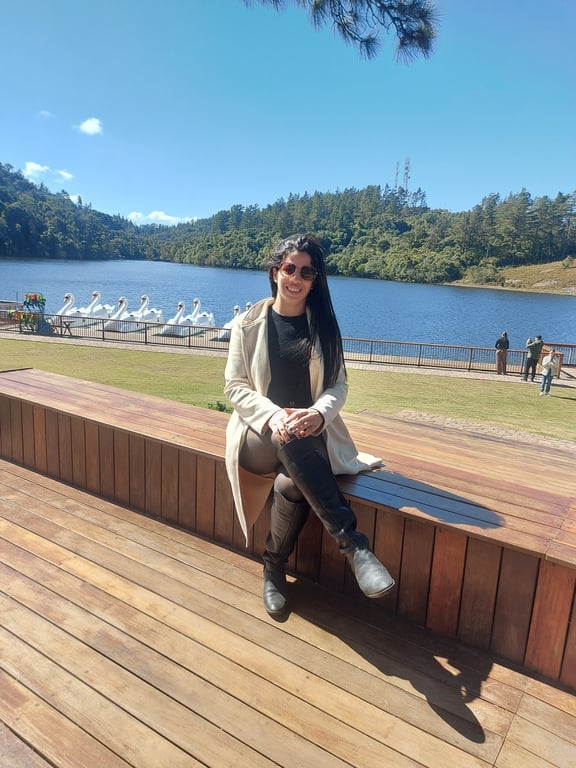 Permita-se viver este mento de pausa e relaxamento com a massoterapia.