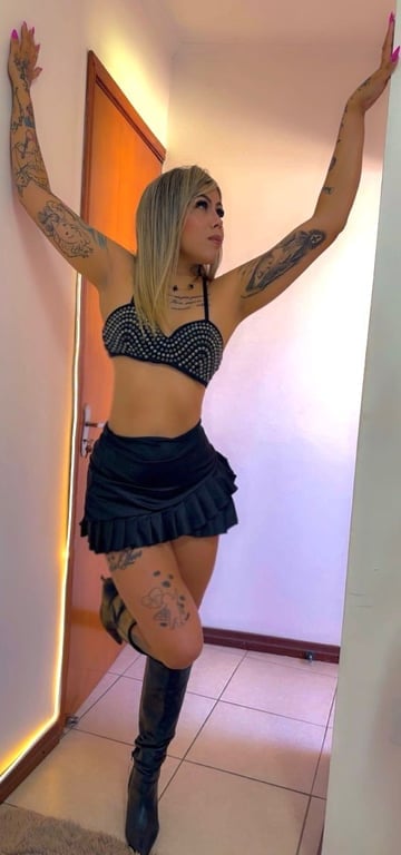 Massagem sensual de alto nível, atendendo homens e mulheres.