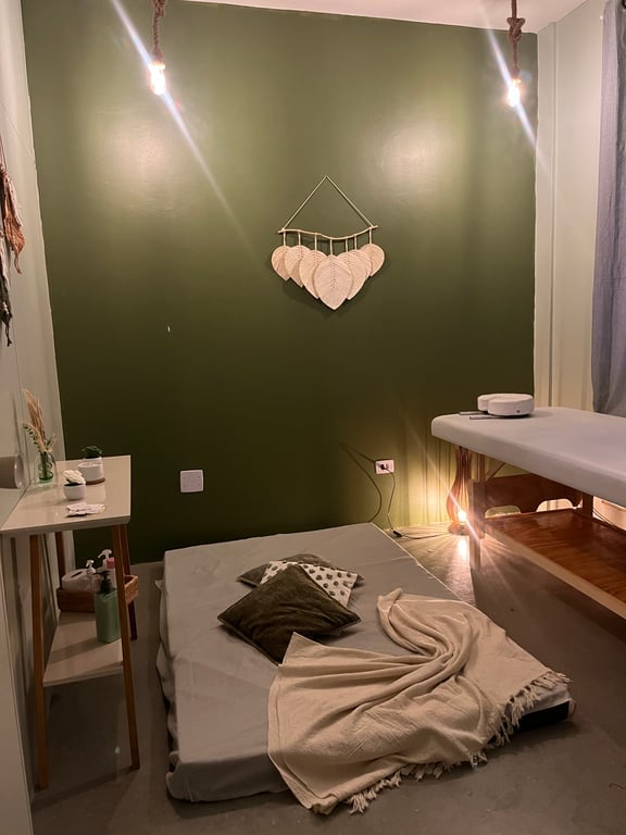 Poli Massoterapeuta - Especializada em técnicas de relaxamento Massagista em
