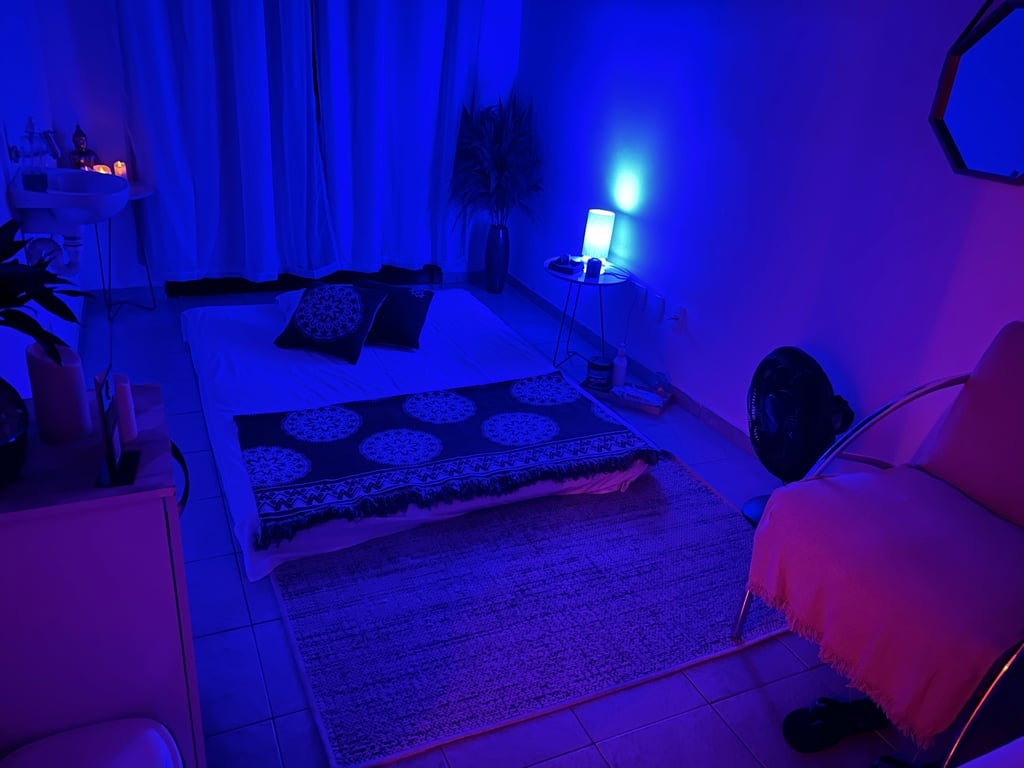 SPA de depilação, limpeza de pele massagens holística e sensuais! Massagem