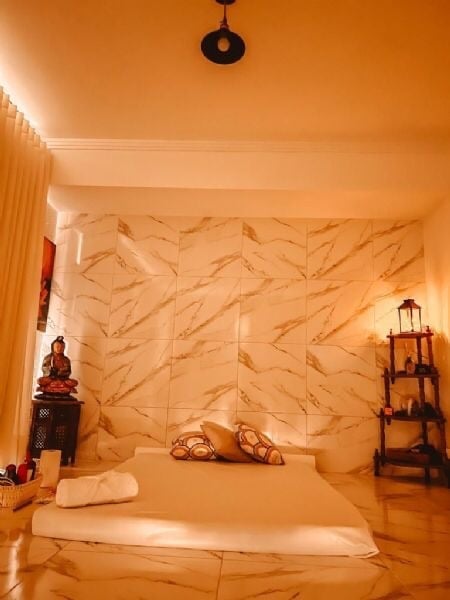 Meera , Sexóloga e Terapeuta Tântrica Massagem em