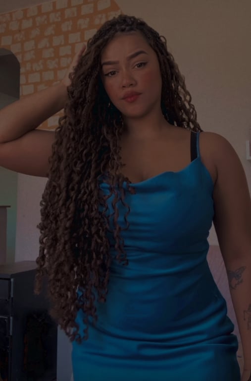 Flávia oferece a massagem como uma ferramenta de reconexão e cuidado Massagem