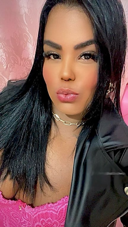 MULATA COM MÃOS ESPECIAL ATENDIMENTO SEM IGUAL 