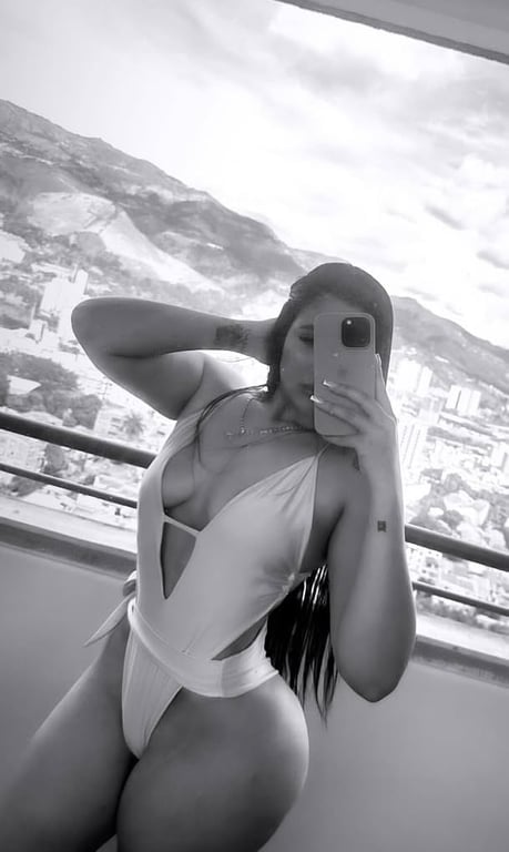Nicole - Massagista Morena Mãos de Fada - momentos deliciosos Massagem