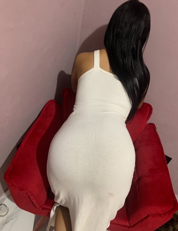 Paula Milf - Primeira vez na cidade. Massagem em