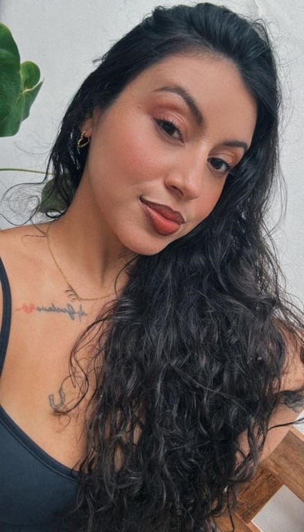 Massagem Nuru Naturalista - Joyce 