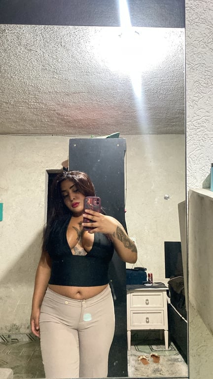 Jasmym Oliveira Sinta minhas mãos e esqueça o mundo…