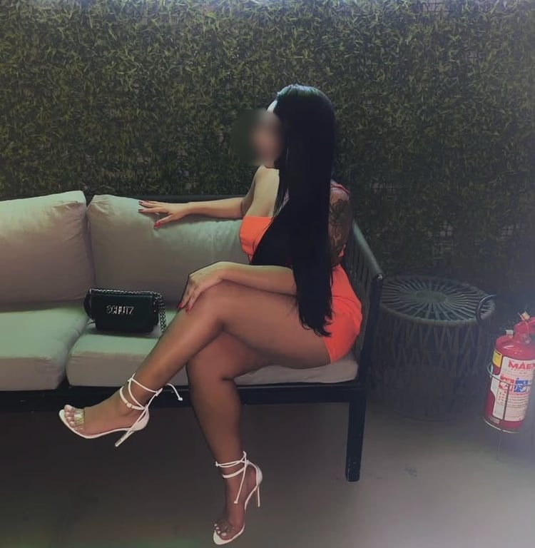 Bia Terapeuta- Primeira vez na cidade. Massagem sensual Massagem tântrica em