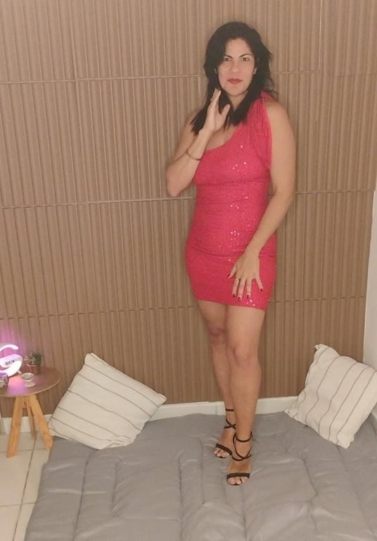 Olá, sou Vevê e trabalho com vários tipos de massagens. Massagem