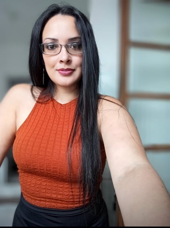 Bruna Granato, terapeuta tântrica, podolatria...