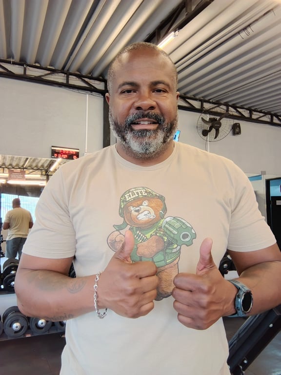 Felipe, seu massoterapeuta especialista em massagem relaxante e nuru. Massagista em