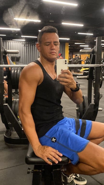 Terapeuta Bruno Massagem sensual