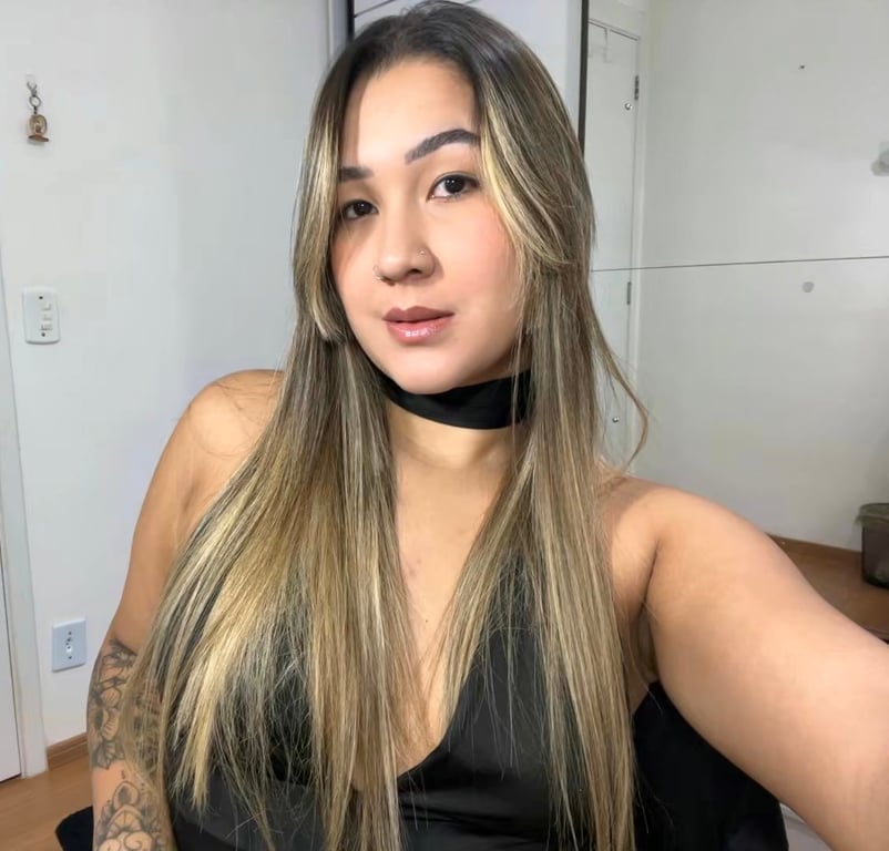 Camila - Permita-se um momento de verdadeiro relaxamento Massagista