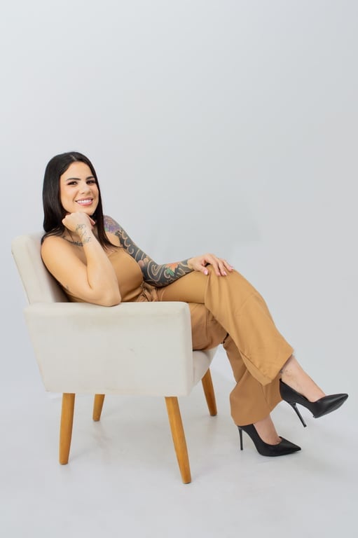 Mary, a tatuada. Massoterapeuta, simpática e sempre sorridente. Haha Massagem