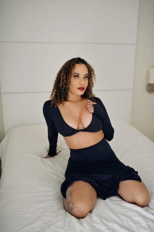 Mirella Terapeuta - O ápice do prazer! Massagista em