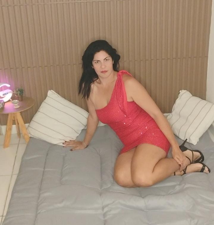Olá, sou Vevê e trabalho com vários tipos de massagens. 