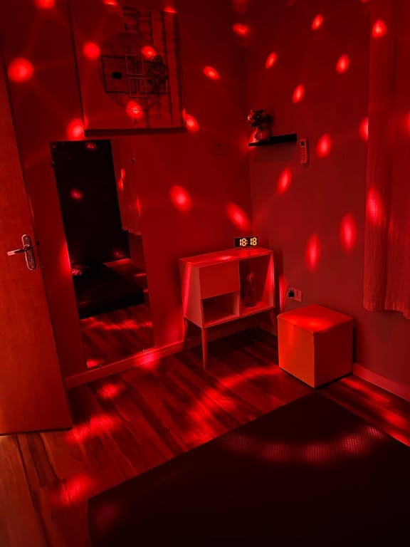 DEEP THERAPY - TRABALHE CONOSCO Massagem sensual em