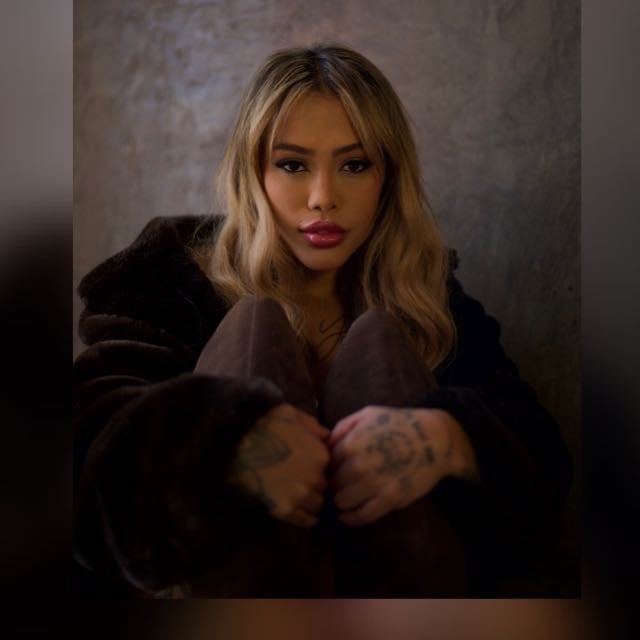 Aline - Cada momento uma forma intensa! Massagem sensual em