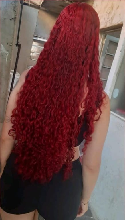 Lorena Macedo ruiva mãos de fadas massagista profissional 