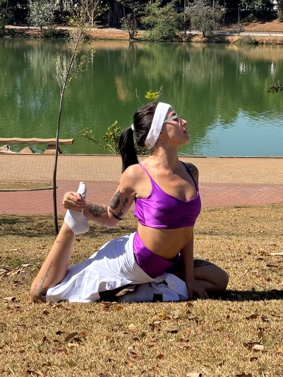 Marcela, massoterapeuta focada no seu prazer. Massagem em