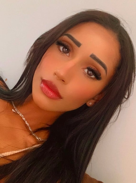 Ayla- massagista sensual e de técnicas terapêuticas Massagem