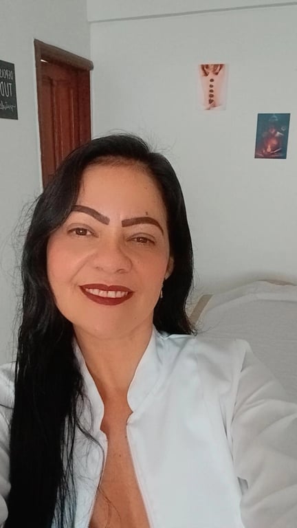 Carla - Massagista Terapêutica Massagem em