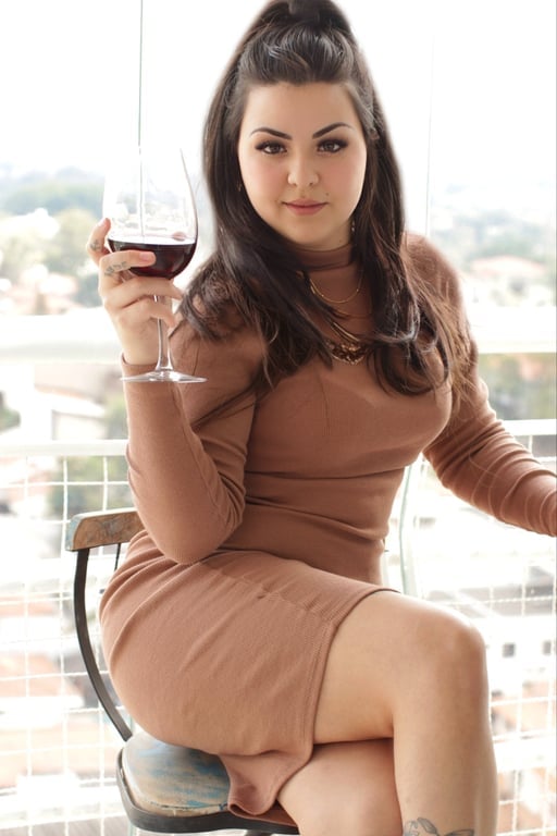 Amanda massagista para público exigente. Massagem nuru