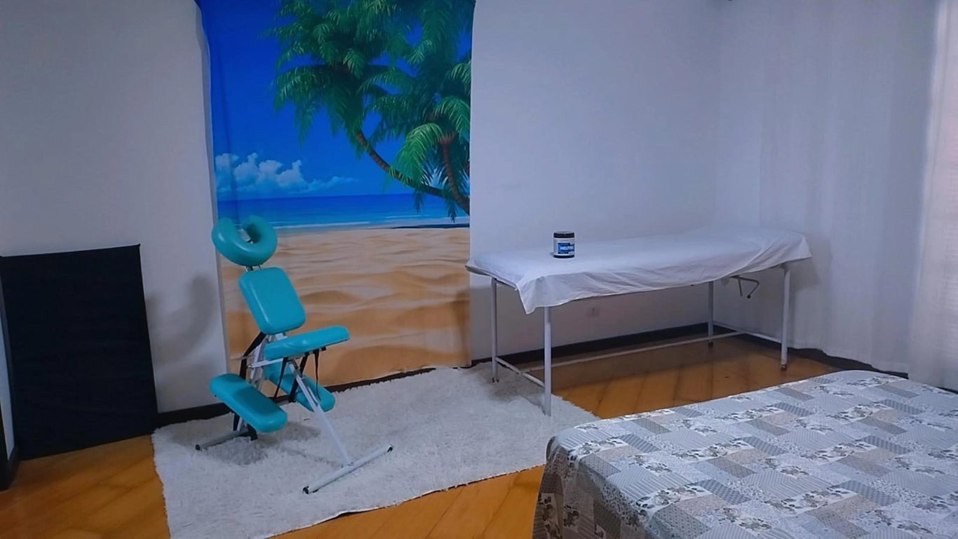 Jô Massagens - OFERECE UMA BELA MASSAGEM RELAXANTE E ANTI-ESTRESSE Massagem tântrica em