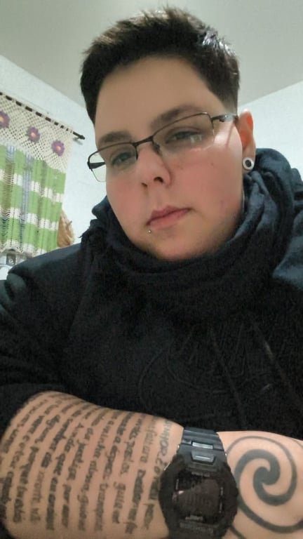 Monique PlusSize Massagem nuru