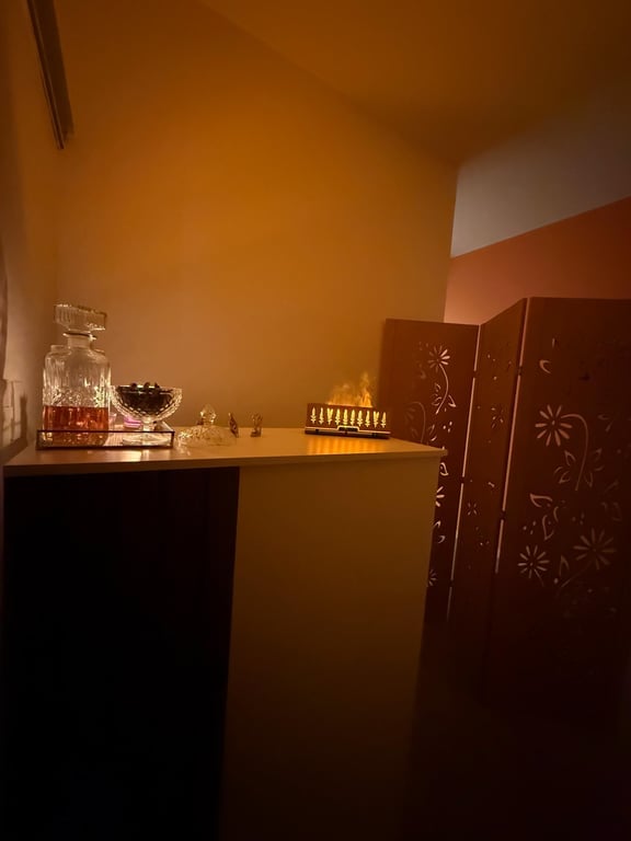 Lara - Terapeuta Massagem
