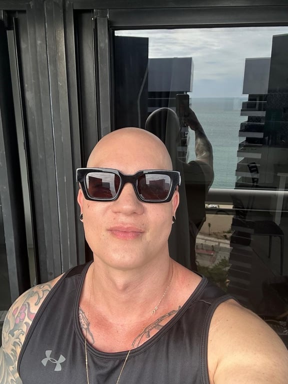 Terapeuta Julian Massagem nuru em
