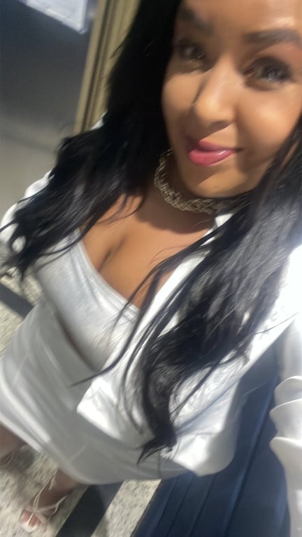 Nicolly Massagista Sensual com local discreto e sozinho Massagem nuru em