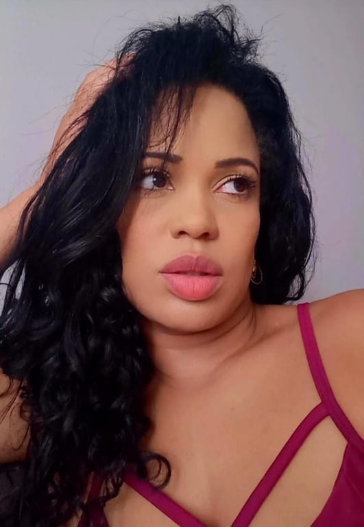 Realizo massagens relaxante sensual completa. Massagem nuru em
