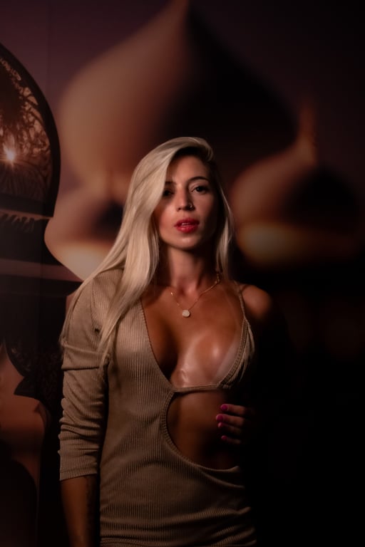 Aryane Domingos | Massagem Tântrica, Nuru e Relaxante em BC