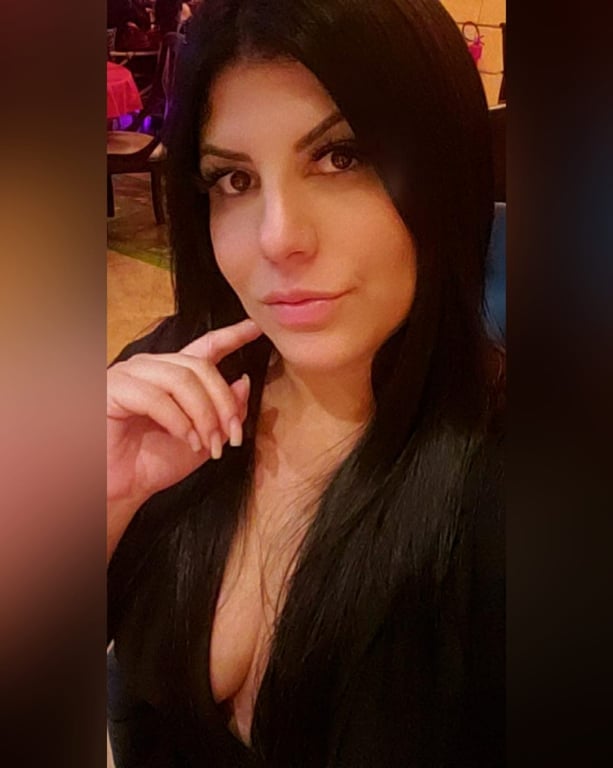 Sara Massagem Tântrica,Nuru e lingam