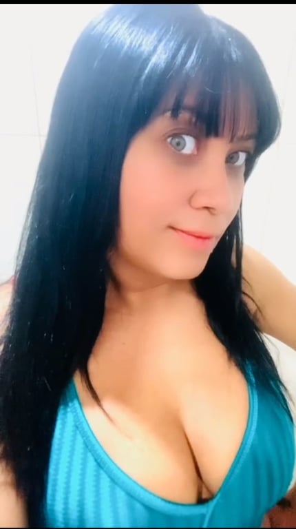 Experimente o Toque Terapêutico e Sensual de Lua