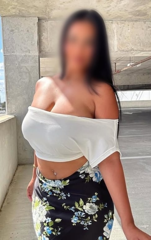 Sabrina massagista especialista em Nuru e relaxante 