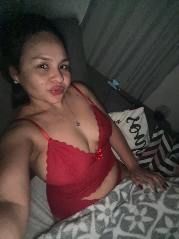 Nay massagem carinho e sensualidade.