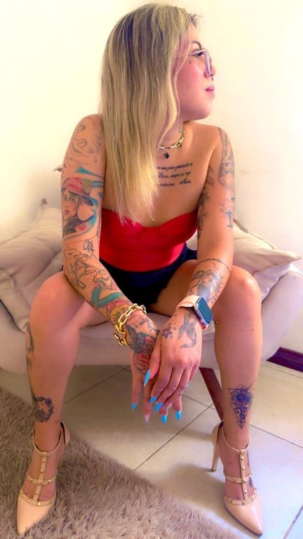 Alice Venha conhecer o prazer de estar em boas mãos Massagem