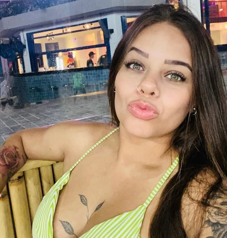 Ísis knust Massagem nuru