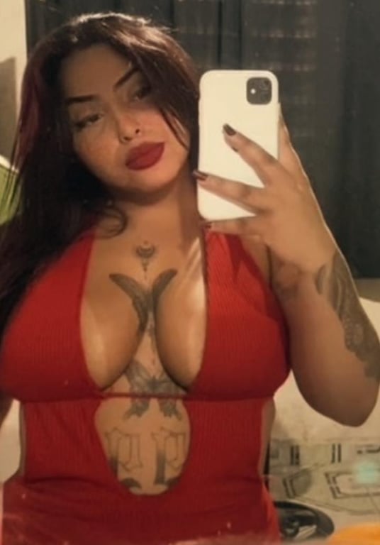 Jasmym Oliveira Sinta minhas mãos e esqueça o mundo…