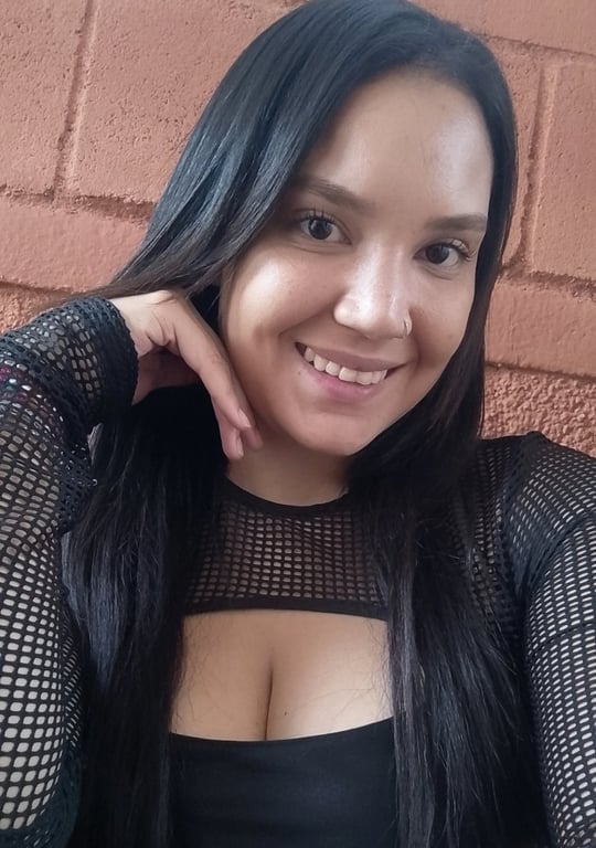 Uma bela massagista, e uma ótima companhia. Massagem