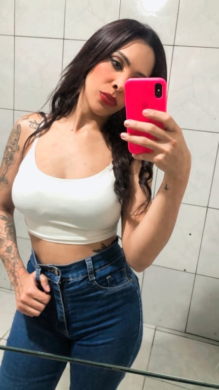 Laura Massagem sensual em