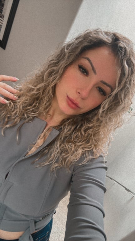 Alice Ferraz venha para meu mundo das massagens.