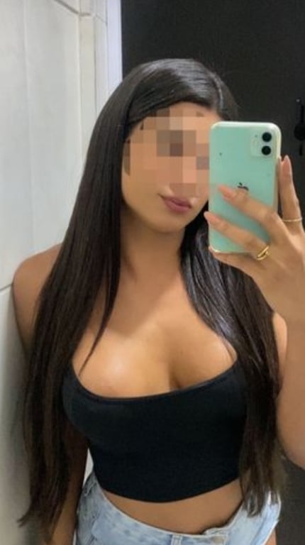 Manuzinha massagista encantadora Massagem