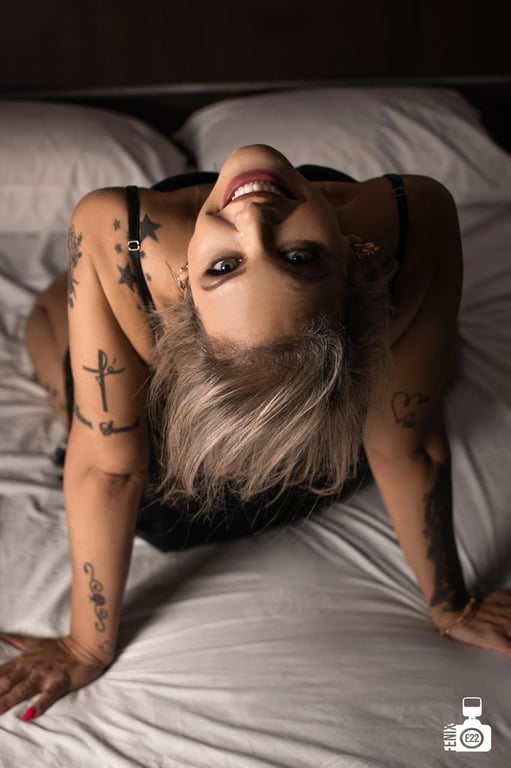 Mel Loira - Massagem com Dedinhos atrevidos e muito mais