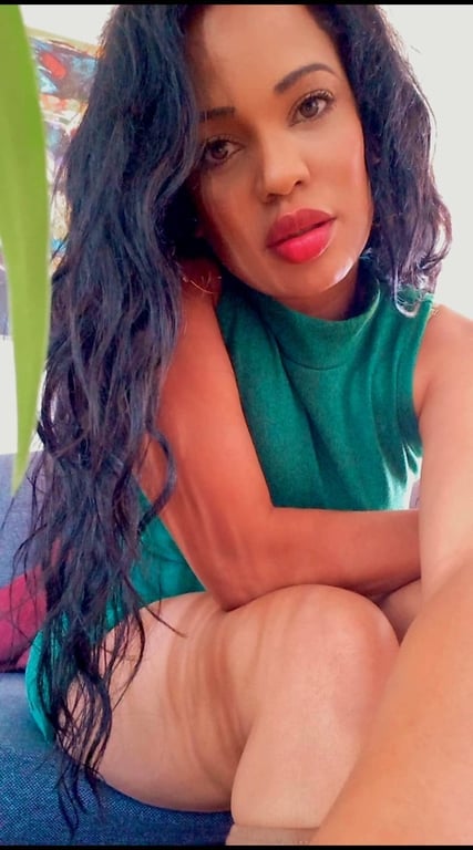 Realizo massagens relaxante sensual completa. Massagem nuru em