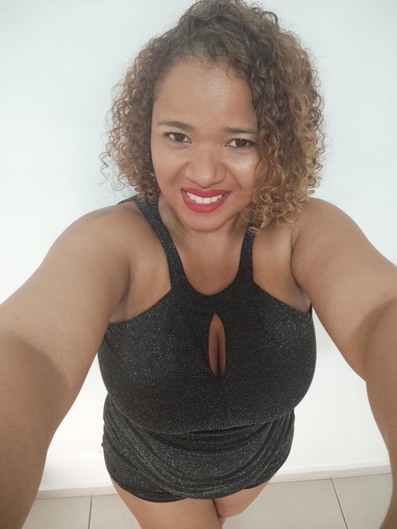 Emily Leoa Massagem Relaxante e Sensual Massagem nuru em