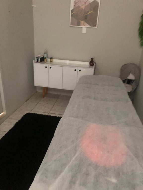 Andréia Massoterapeuta - Massagem corporal relaxante e sensitive Massagem tântrica